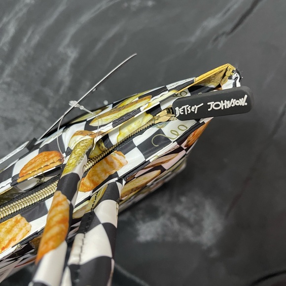 Betsey Johnson Pickle Lunch Bag - Picture 3 of 4